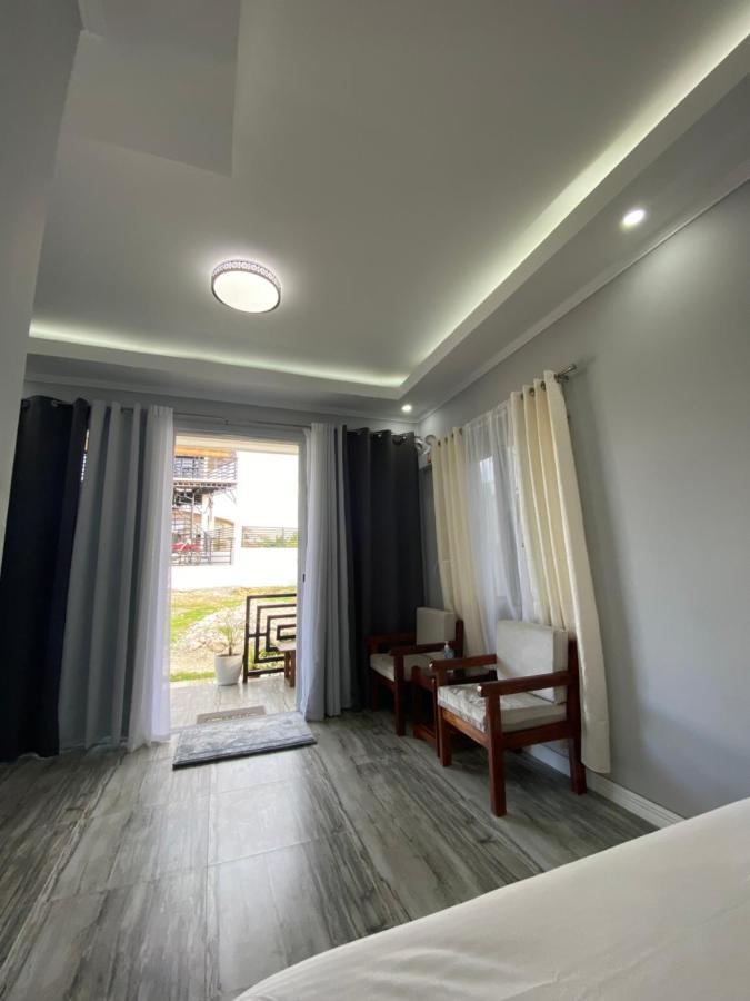 Palm View Moalboal Hotell Eksteriør bilde